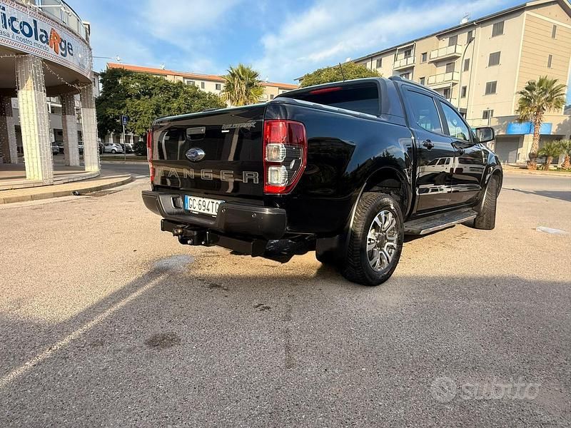 Usata Ford Ranger 213 CV (156 kW) 2020 Nero Pick-up