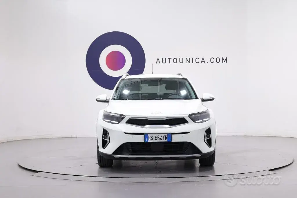 Usata Kia Stonic Style 84 CV (61 kW) 2024 Bianco SUV