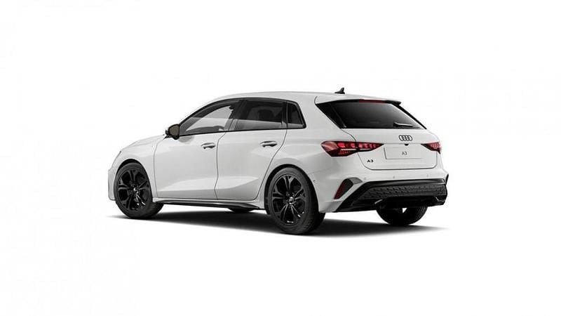 Nuova Audi A3 S-Line 2026 Bianco arkona Berlina