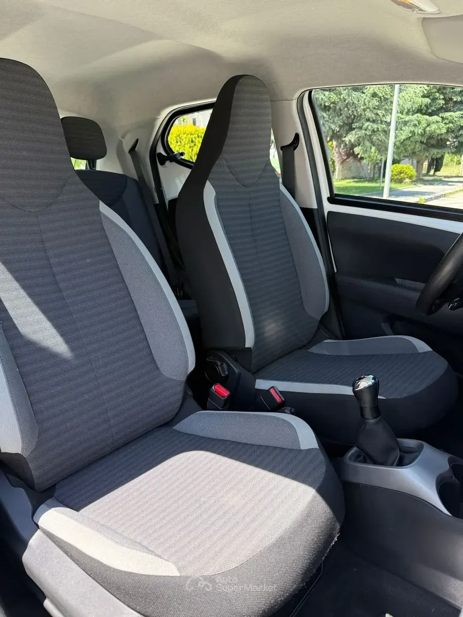 Usata Toyota Aygo Connect Style 72 CV (52 kW) 2020 Bianco Utilitaria