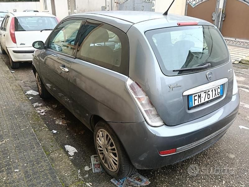 Usata Lancia Ypsilon 69 CV (50 kW) 2008 Grigio Utilitaria
