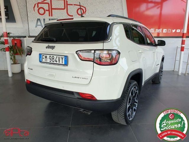 Usata Jeep Compass Limited 140 CV (102 kW) 2018 Bianco pastello SUV