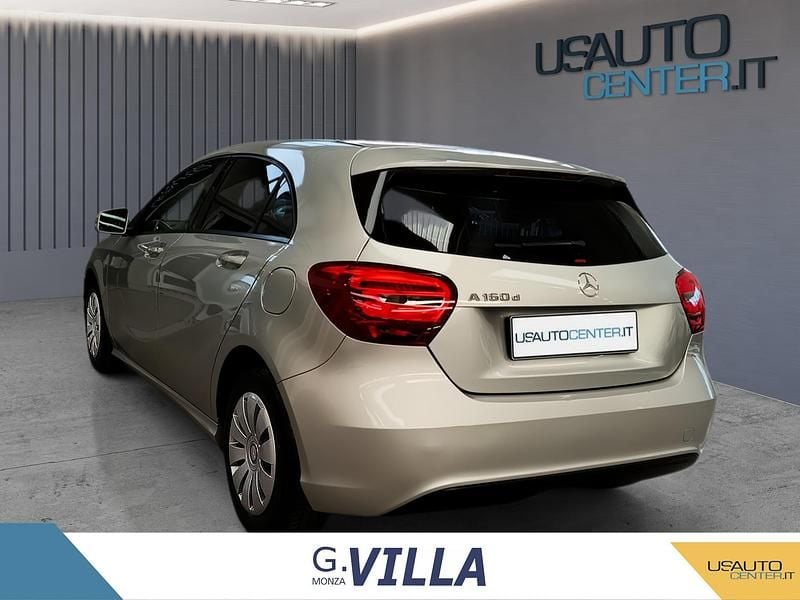 Usata Mercedes A160 Business 90 CV (66 kW) 2017 Nero Utilitaria