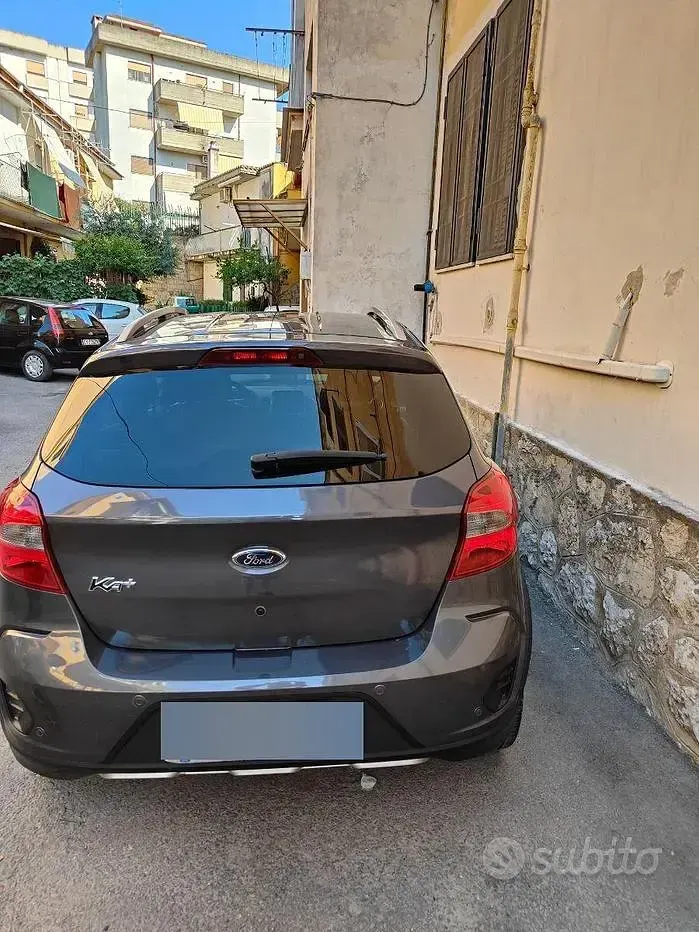 Usata Ford Ka Plus Active 86 CV (63 kW) 2018 Grigio Utilitaria