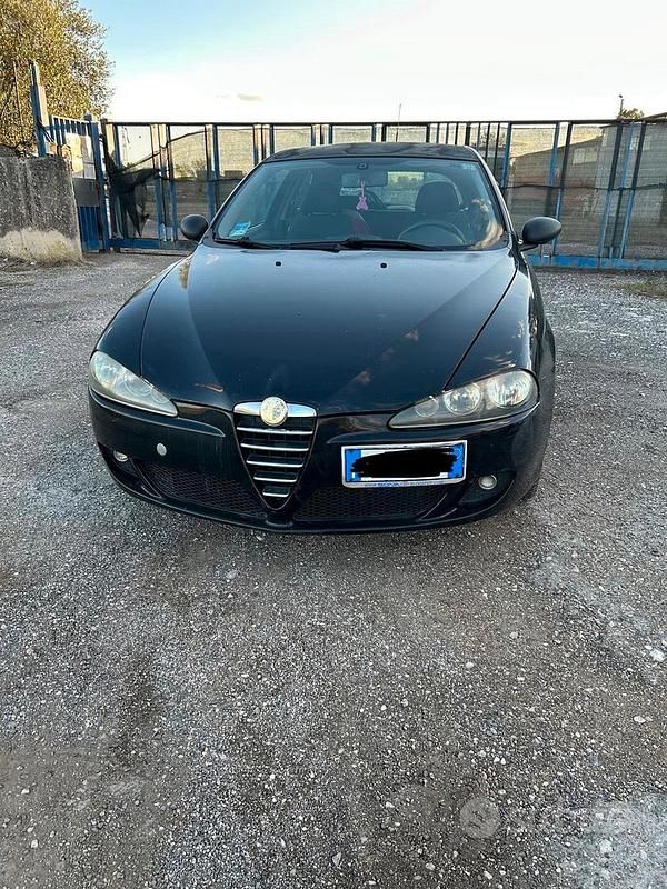 Usata Alfa Romeo 147 120 CV (88 kW) 2006 Nero Utilitaria