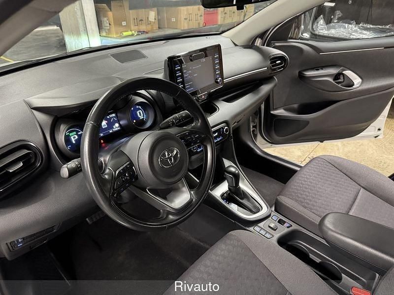 Usata Toyota Yaris Hybrid Trend 116 CV (85 kW) 2022 Bianco Utilitaria