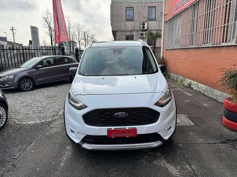 Usata Ford Tourneo Active 120 CV (88 kW) 2022 Bianco Monovolume