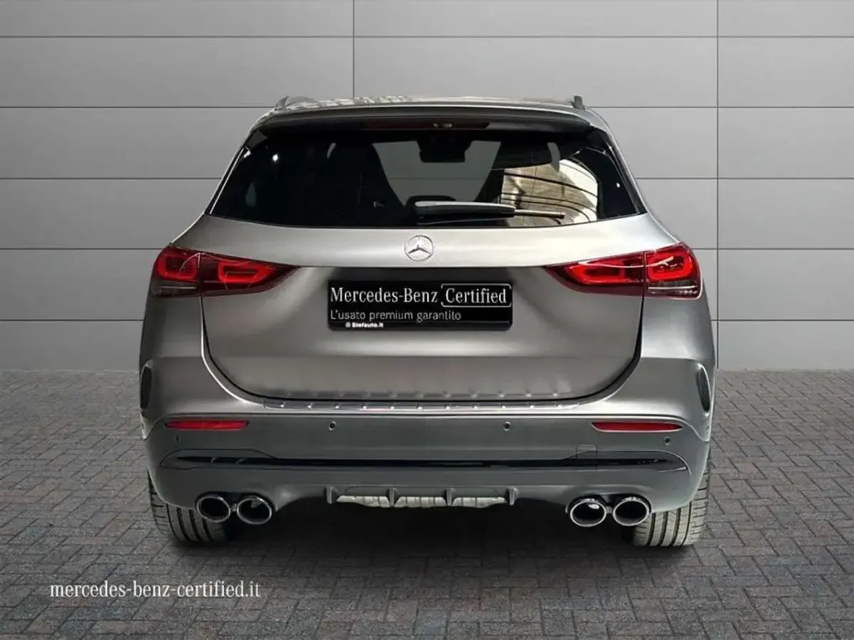 Usata Mercedes GLA45 AMG AMG 420 CV (308 kW) 2022 Grigio montagna magno designo SUV