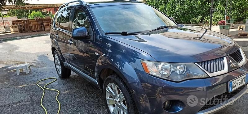 Usata Mitsubishi Outlander 160 CV (117 kW) 2008 Blu SUV