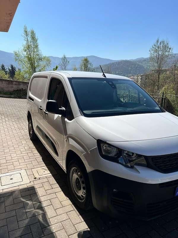 Usata Peugeot Partner Premium 131 CV (96 kW) 2022 Bianco Monovolume