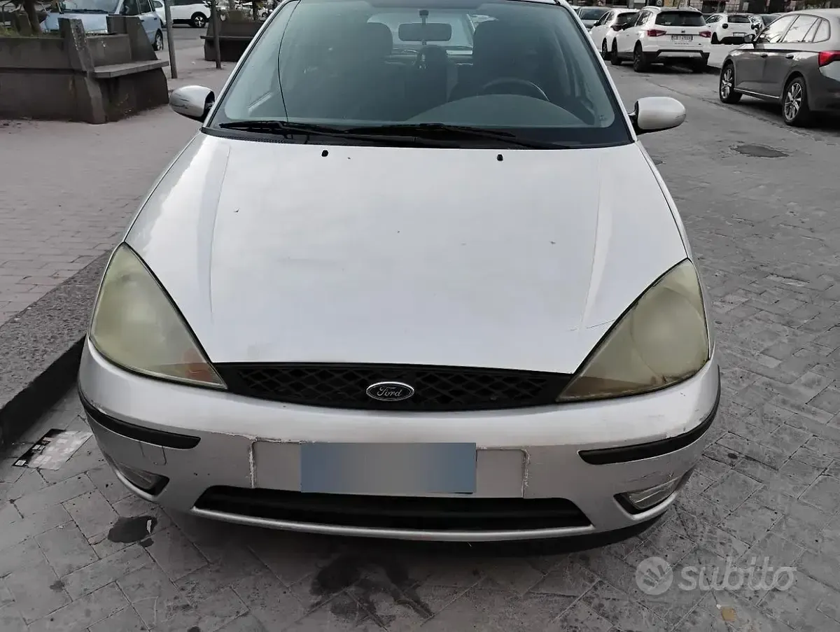 Usata Ford Focus 100 CV (73 kW) 2004 Grigio Berlina