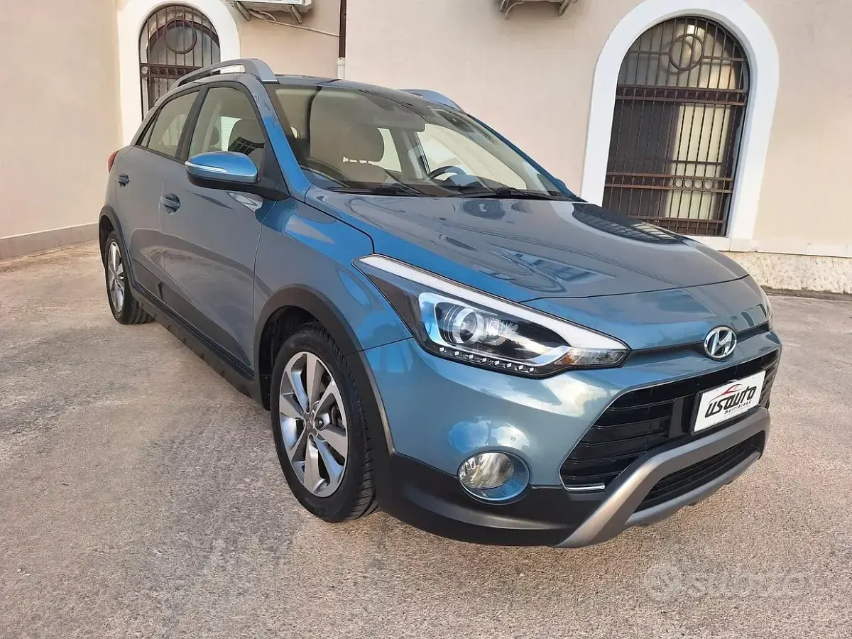Usata Hyundai i20 Active Cross 90 CV (66 kW) 2016 Bluazzurro Berlina