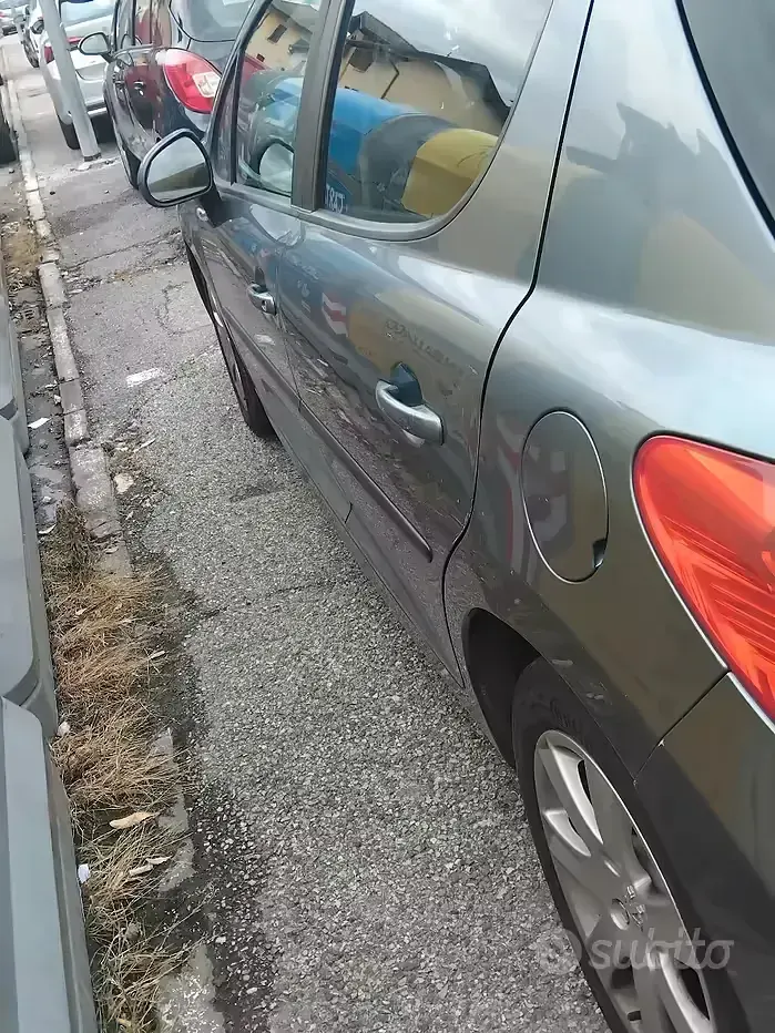 Usata Peugeot 207 90 CV (66 kW) 2006 Berlina