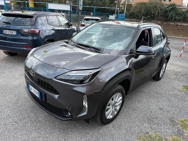 Usata Toyota Yaris Cross 92 CV (67 kW) 2024 Grigio SUV