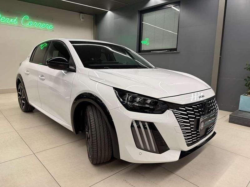 Usata Peugeot 208 GT 101 CV (74 kW) 2025 Bianco Utilitaria