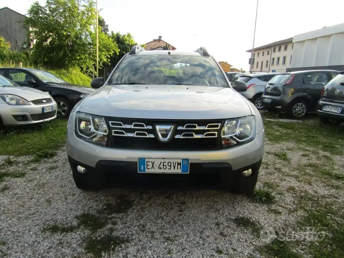 Usata Dacia Duster 109 CV (80 kW) 2015 Grigio SUV