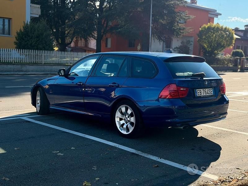 Usata BMW 320 Efficient Dynamics 184 CV (135 kW) 2010 Blu Station wagon