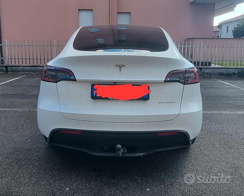 Usata Tesla Model Y 378 kW (514 CV) 2023 Bianco SUV