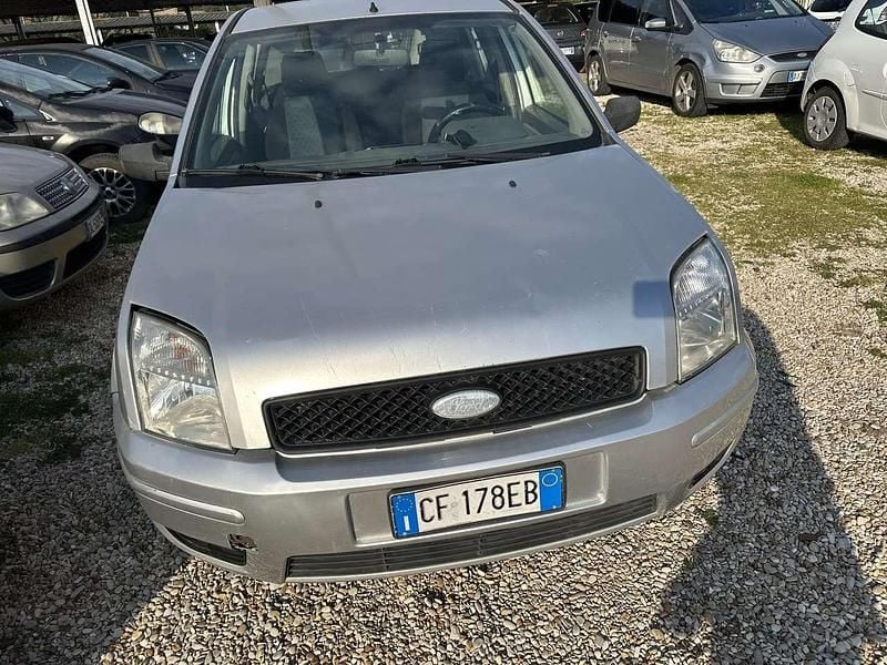 Usata Ford Fusion Zetec 79 CV (58 kW) 2003 Argento Utilitaria