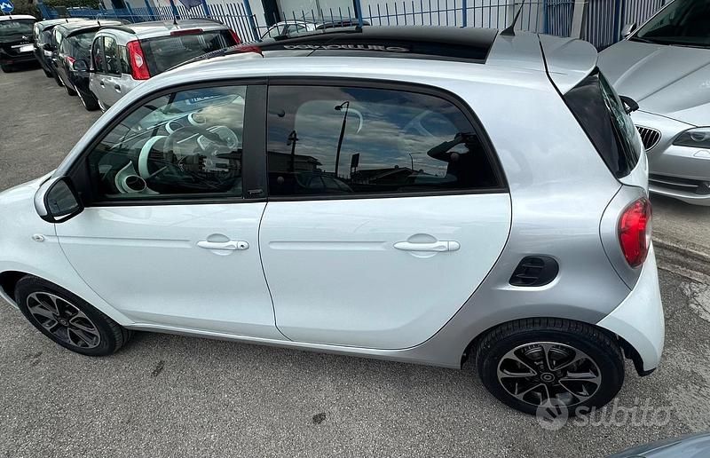 Usata Smart ForFour Passion 71 CV (52 kW) 2016 Bianco Utilitaria