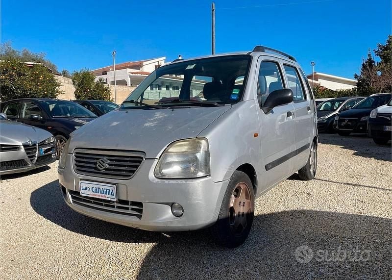 Usata Suzuki Wagon R 76 CV (55 kW) 2001 Grigio Monovolume