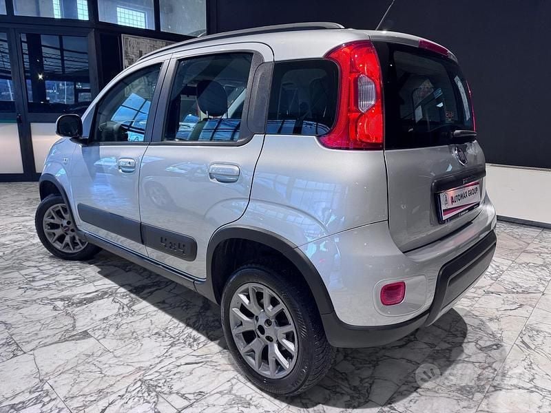 Usata Fiat Panda 4x4 S 95 CV (69 kW) 2017 Grigio Utilitaria