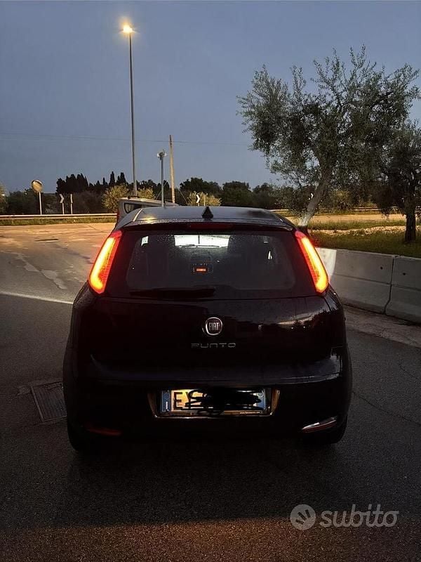 Usata Fiat Punto 2015 Blu Utilitaria