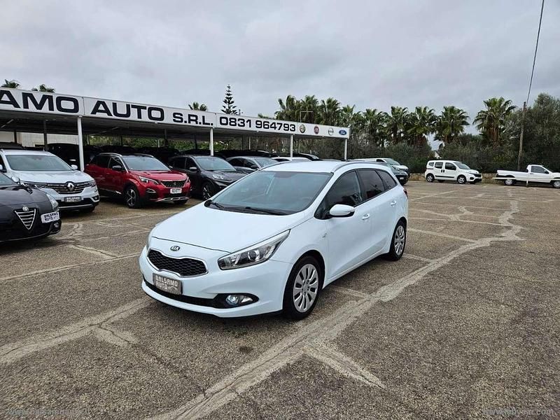 Bianco Usata 2015 Kia Ceed Sportswagon Station wagon | 6999 € - Immagine 1/4