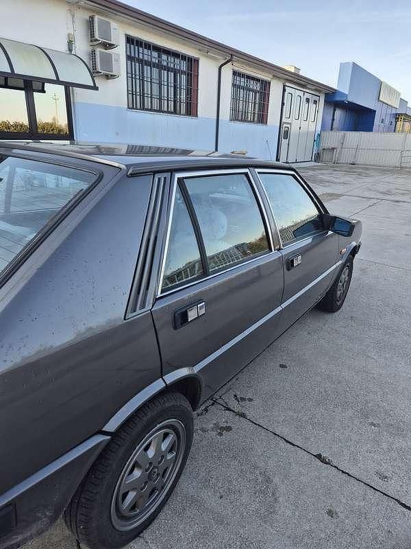 Usata Lancia Delta 77 CV (56 kW) 1989 Utilitaria