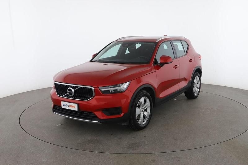 Usata Volvo XC40 Momentum 197 CV (144 kW) 2021 Rosso SUV
