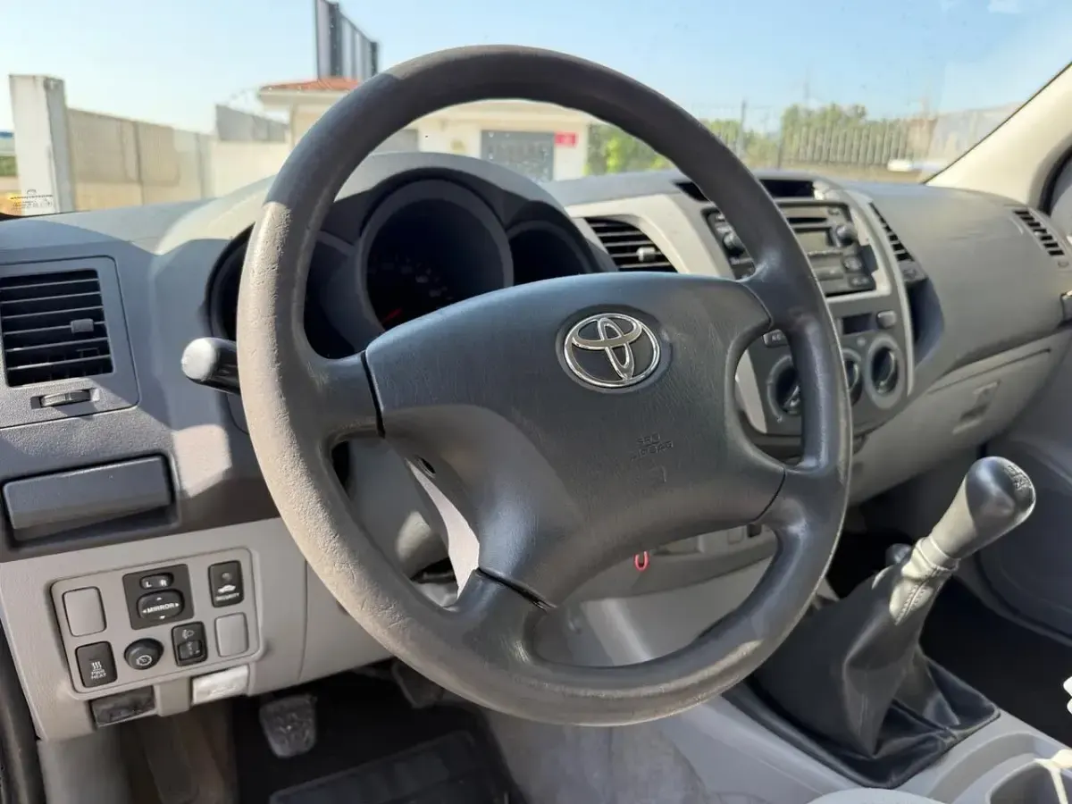 Usata Toyota HiLux SR 171 CV (125 kW) 2008 Nero Pick-up