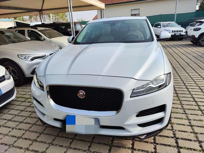 Usata Jaguar F-Pace Prestige 300 CV (220 kW) 2019 Perlato SUV
