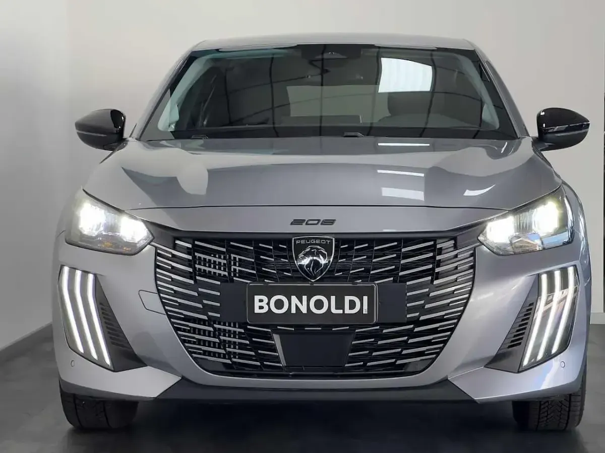 Usata Peugeot 208 Allure 102 CV (75 kW) 2025 Grigio Utilitaria
