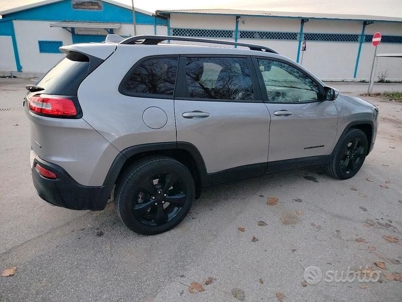 Second-hand Jeep Cherokee 185 CP (136 kW) 2017 Gri SUV