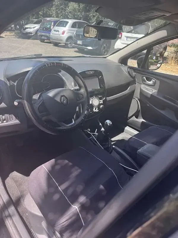 Usata Renault Clio IV Zen 75 CV (55 kW) 2017 Berlina