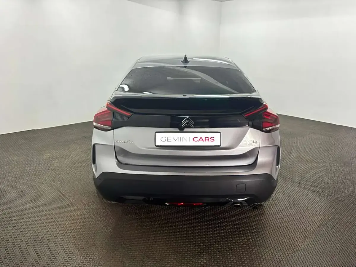 Usata Citroën C4 Shine 131 CV (96 kW) 2023 Grigio platinum SUV