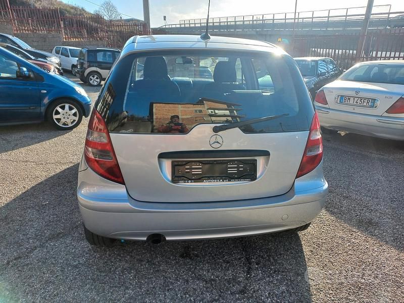 Usata Mercedes A180 Elegance 109 CV (80 kW) 2005 Grigio Berlina