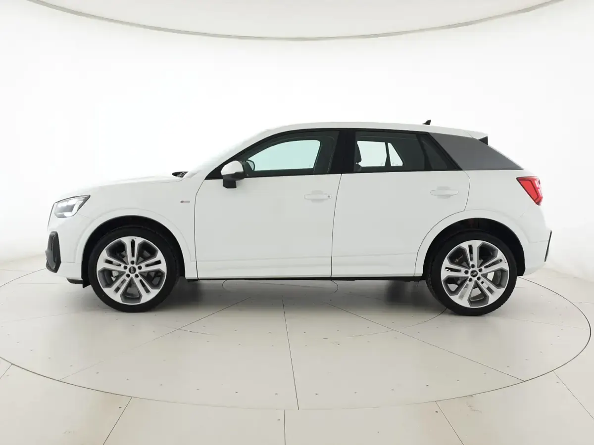 Nuova Audi Q2 S-Line 150 CV (110 kW) 2026 Bianco arkona SUV