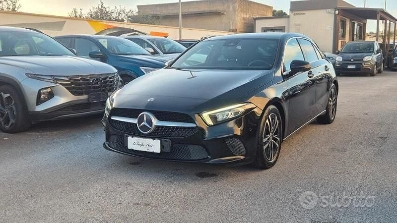 Usata Mercedes A180 116 CV (85 kW) 2020 Nero Berlina