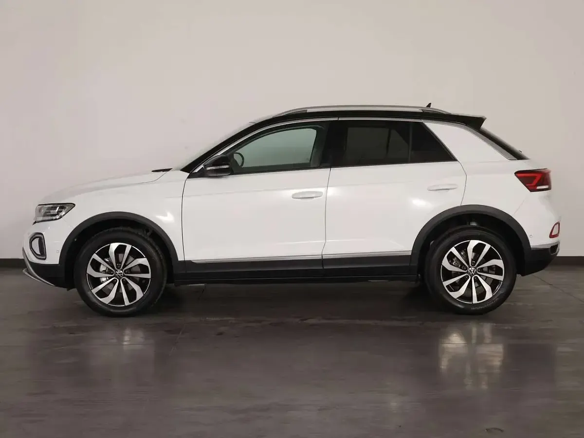 Usata VW T-Roc Style 110 CV (80 kW) 2022 Pure white deep black SUV