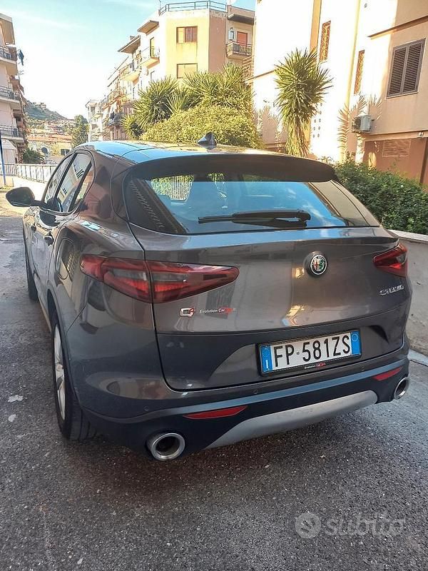 Usata Alfa Romeo Stelvio Business 180 CV (132 kW) 2018 Grigio SUV