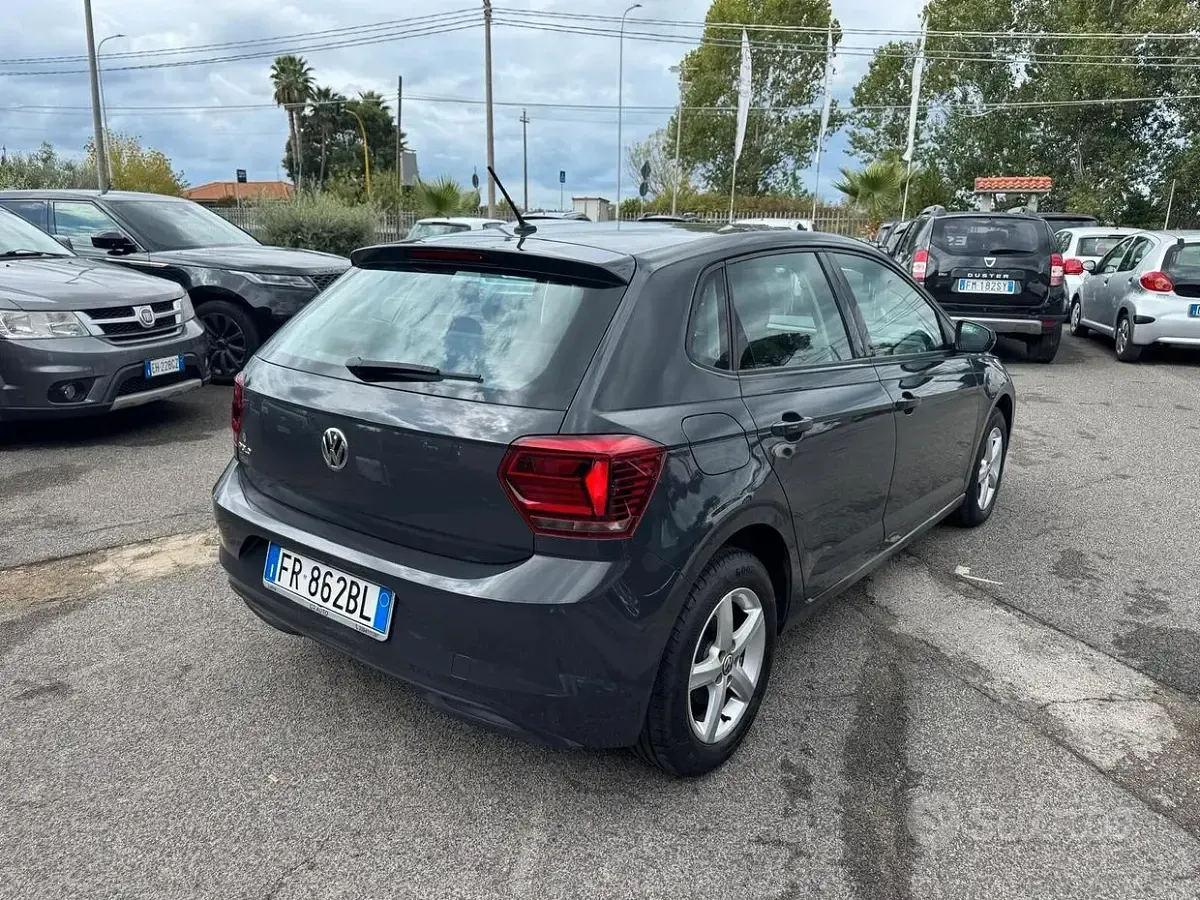 Usata VW Polo Comfortline 95 CV (69 kW) 2018 Grigio Utilitaria