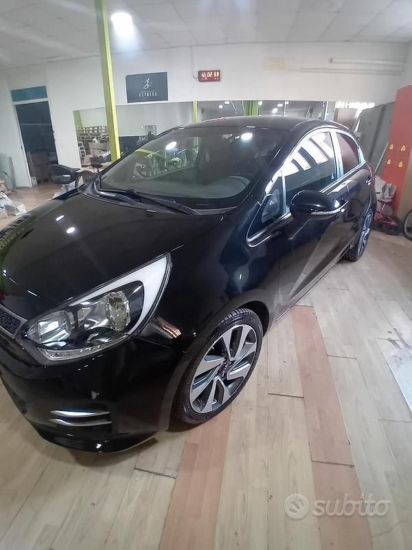Usata Kia Rio 84 CV (61 kW) 2016 Nero Utilitaria
