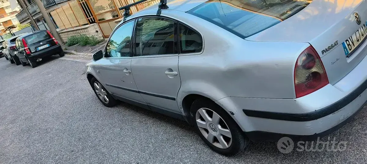 Usata VW Passat 130 CV (95 kW) 2001 Grigio Berlina