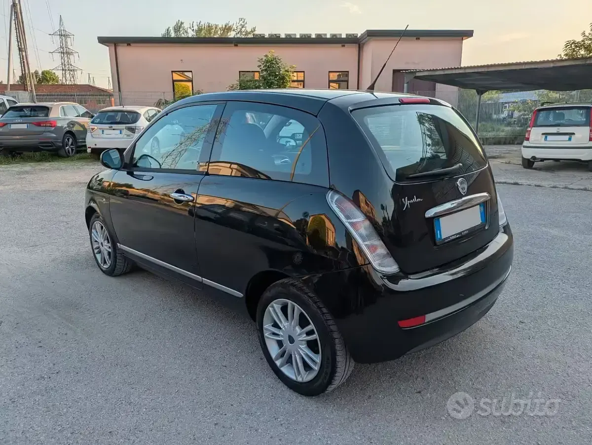Usata Lancia Ypsilon 69 CV (50 kW) 2012 Utilitaria