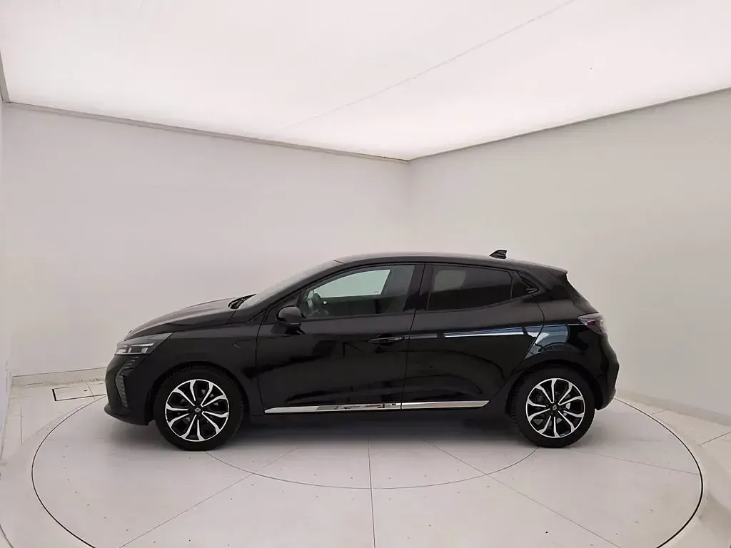Usata Renault Clio Techno 91 CV (66 kW) 2025 Nero metallizzato Utilitaria