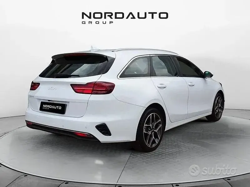Usata Kia Ceed Sportswagon 136 CV (100 kW) 2022 Bianco Station wagon