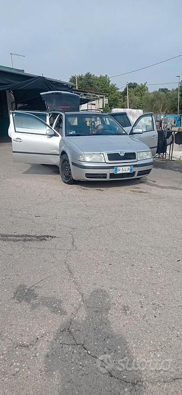 Grigio Usata 2001 Skoda Octavia Tour Station wagon | 1200 € - Immagine 1/1