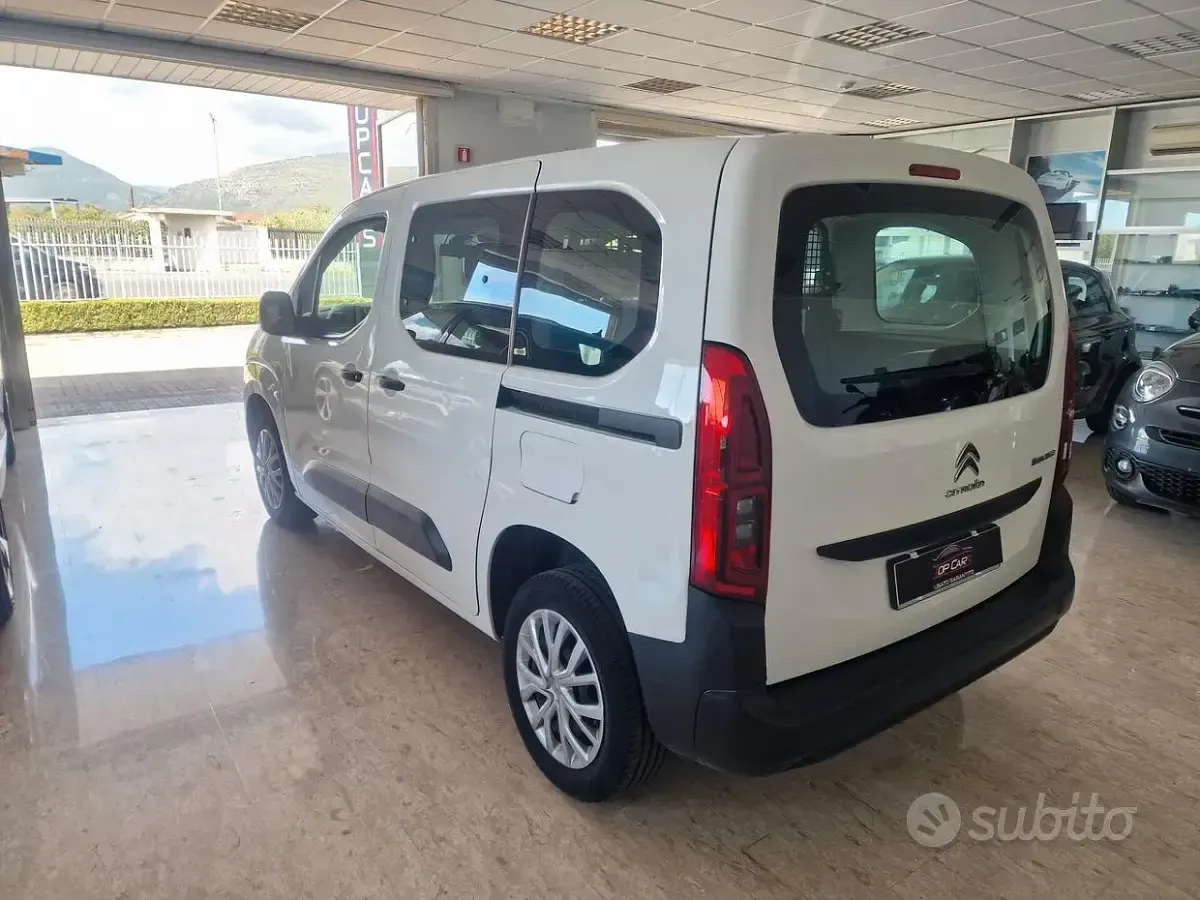 Usata Citroën Berlingo Live 102 CV (75 kW) 2021 Bianco Monovolume