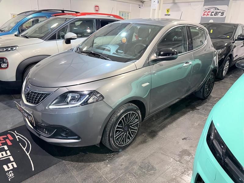 Usata Lancia Ypsilon S 69 CV (50 kW) 2022 Grigio Utilitaria